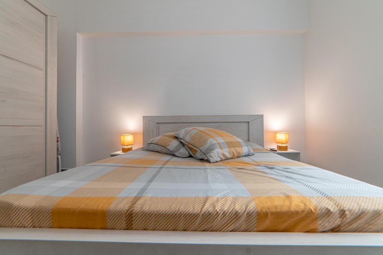 Promo ! Charmant Havre De Paix Ventile En Campagne Ле-Гозье Экстерьер фото