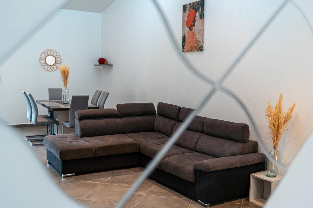 Promo ! Charmant Havre De Paix Ventile En Campagne Ле-Гозье Экстерьер фото